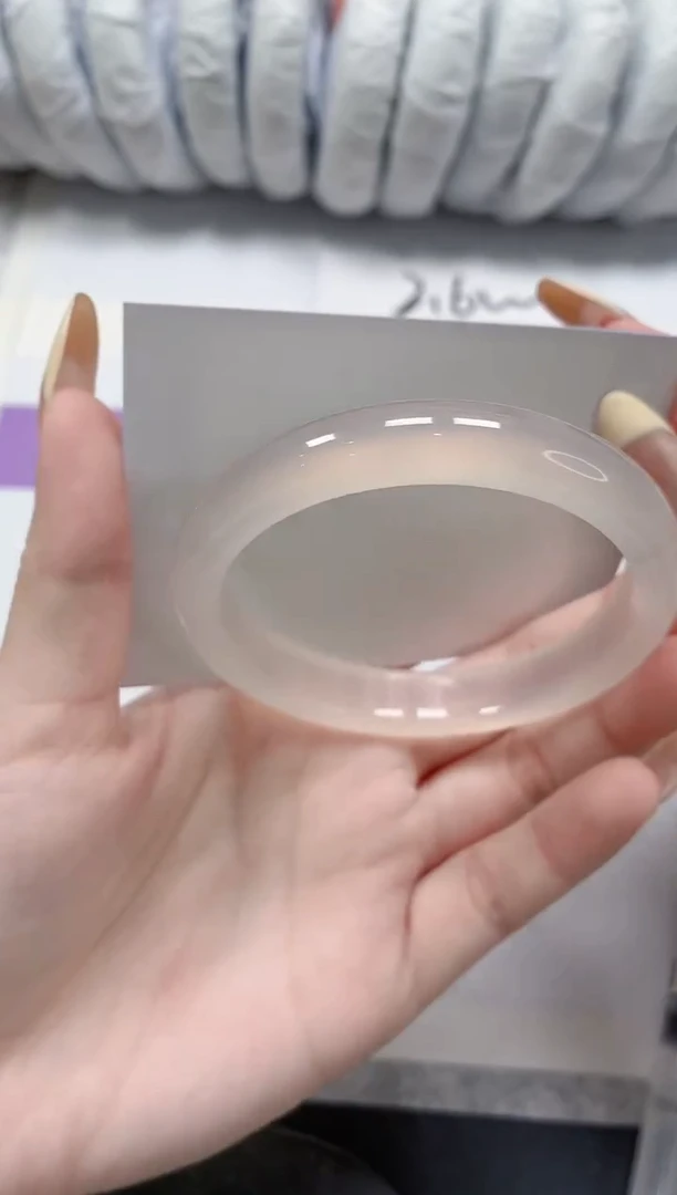 石英质玉手镯未镶嵌248-58.8荔枝