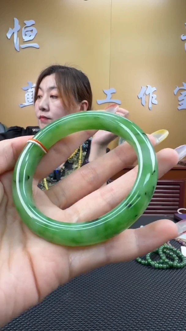 颈饰未镶嵌和田玉手镯60