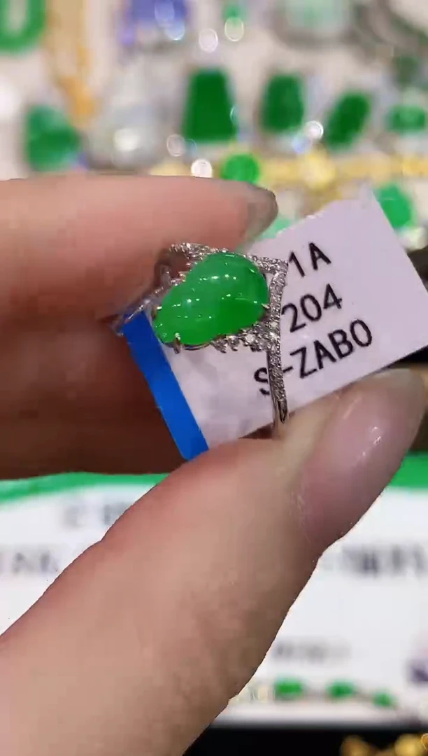 18K金镶嵌戒指翡翠L1204多样性发其一