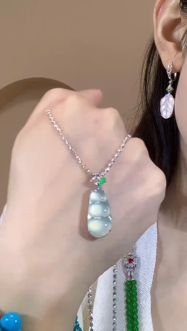 吊坠(不含链)18K金镶嵌翡翠A18