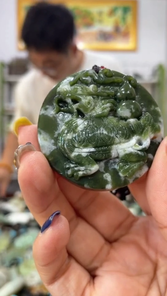 未镶嵌岫玉吊坠