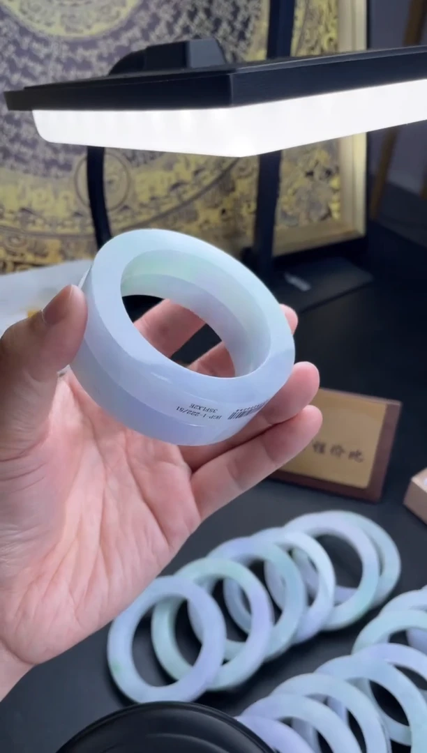 未镶嵌手镯定制翡翠手镯./2发一件