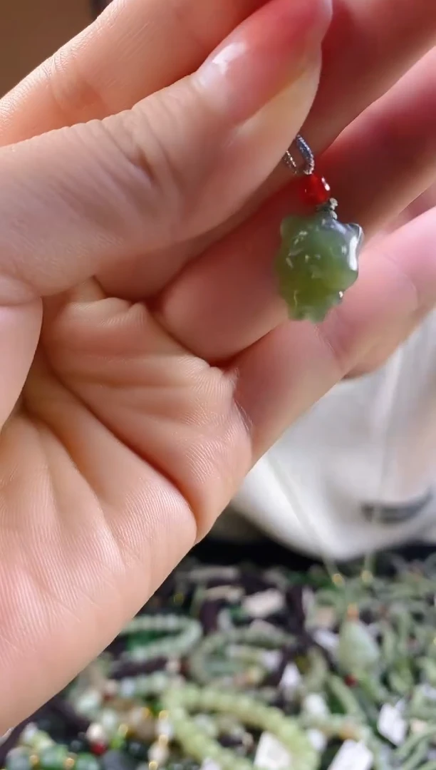 和田玉未镶嵌颈饰多样性发货，拍一发一