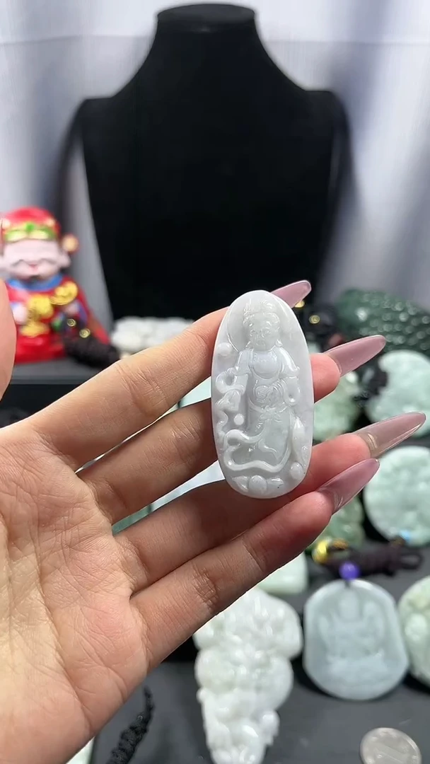 【闪购商品】翡翠颈饰未镶嵌观音