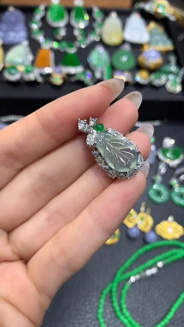 翡翠未镶嵌吊坠(不含链)1不含链随机发货1件