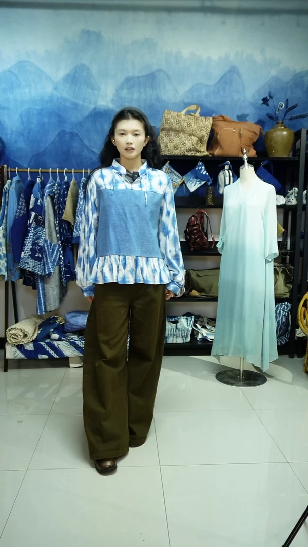 设计师版彝福利板蓝根染上衣