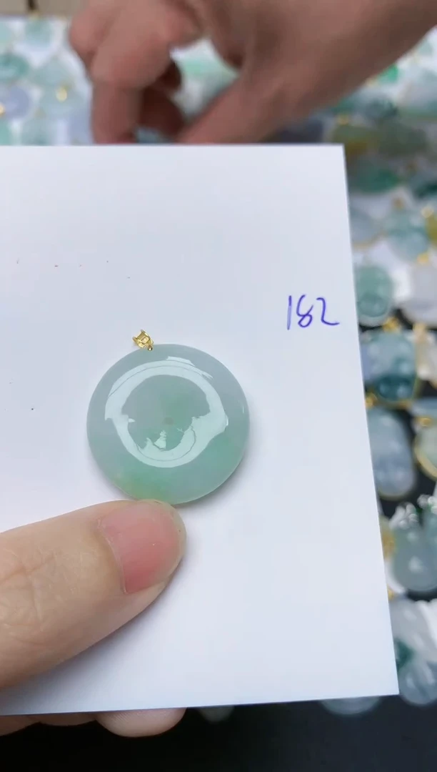 翡翠18K金镶嵌颈饰天然翡翠A货