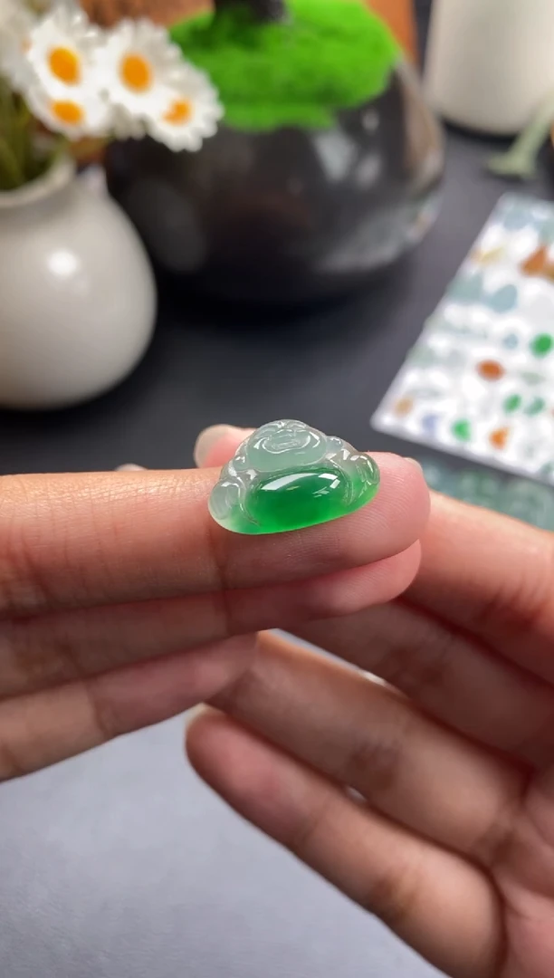 颈饰未镶嵌翡翠冰种佛公