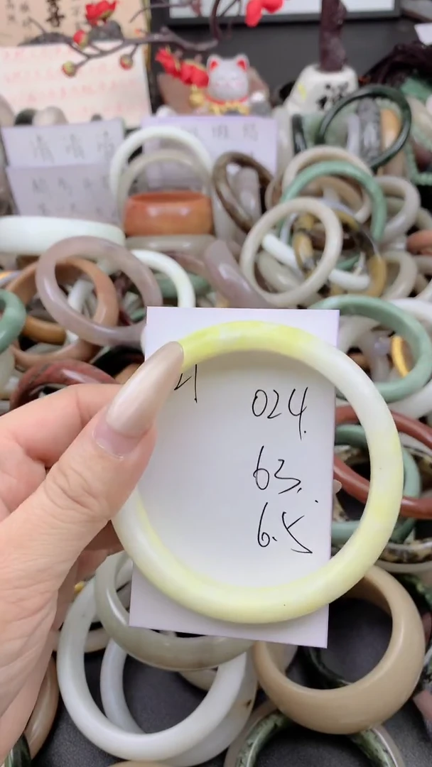 未镶嵌手镯石英质玉024