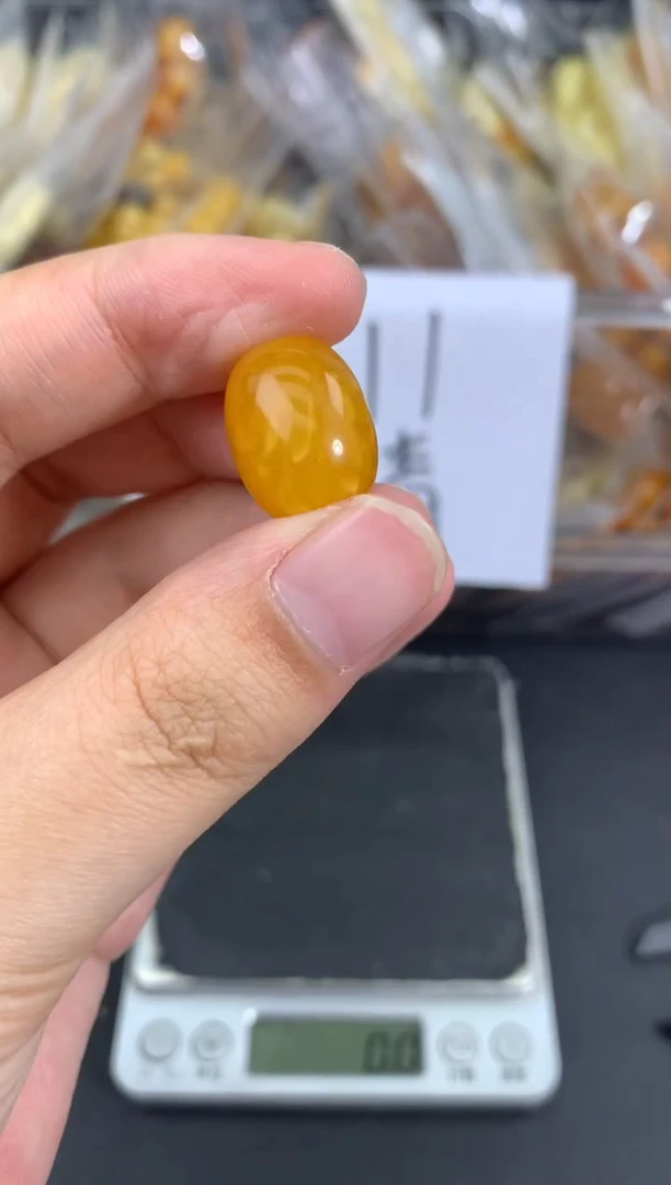 蜜蜡未镶嵌珠宝奇石96