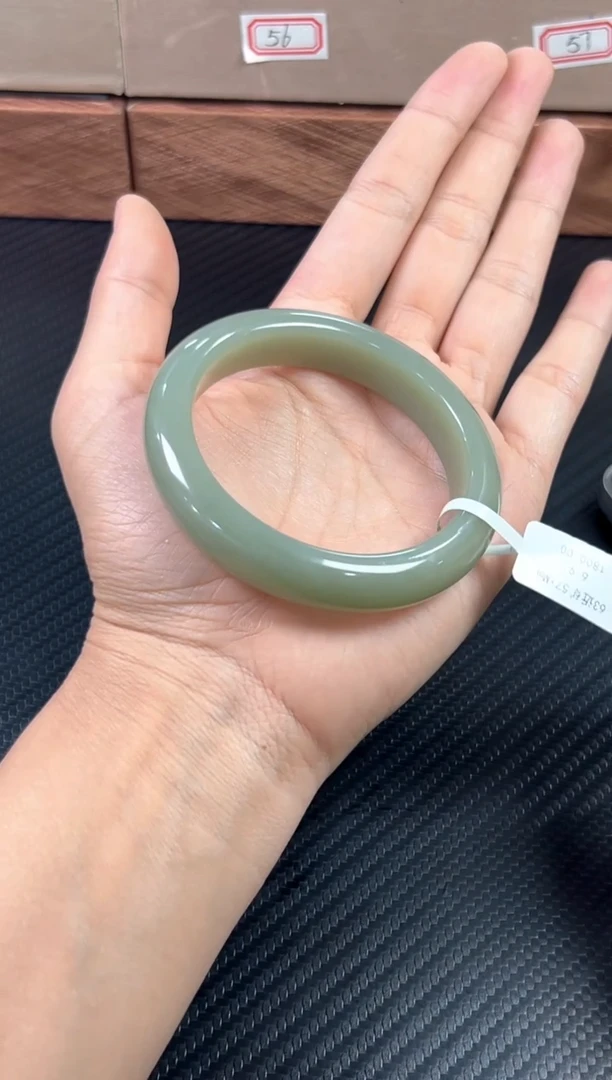 未镶嵌手镯和田玉且末微色差近矿57+Mm