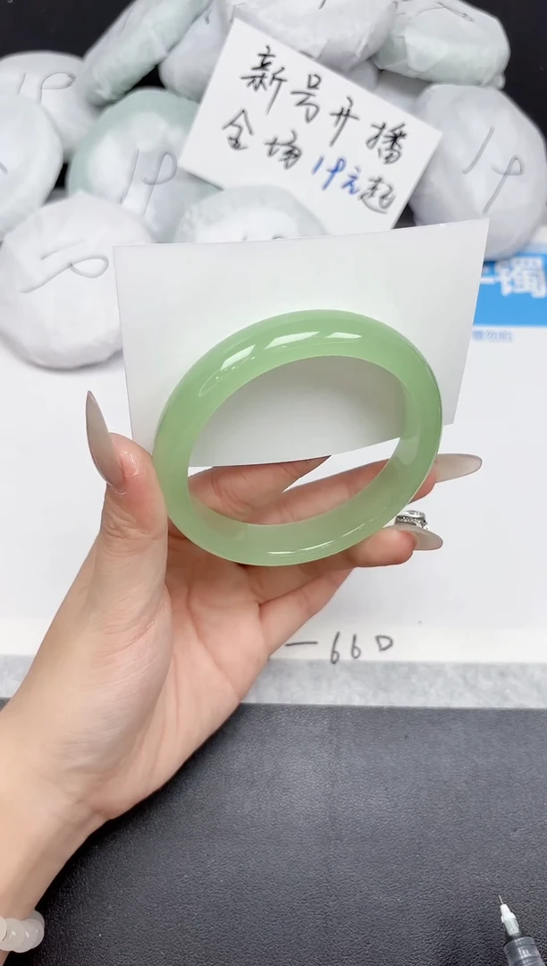 未镶嵌手镯石英质玉370-63-64