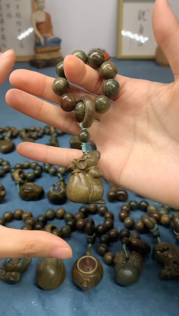 【闪购商品】维腊木（绿檀）把件代代鼠钱 盘玩件