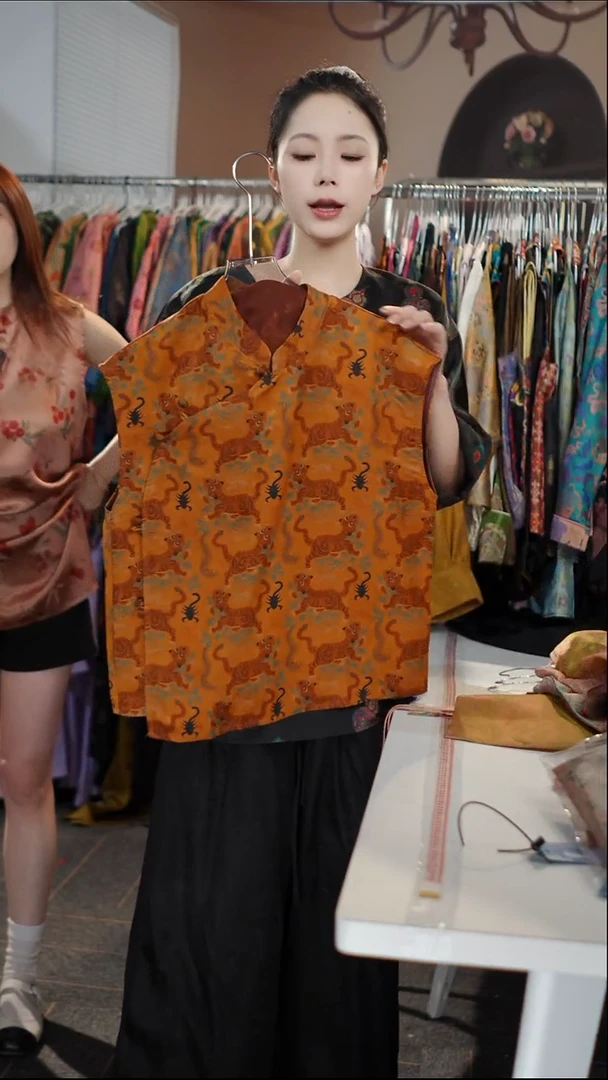 虎镇小坎肩上衣