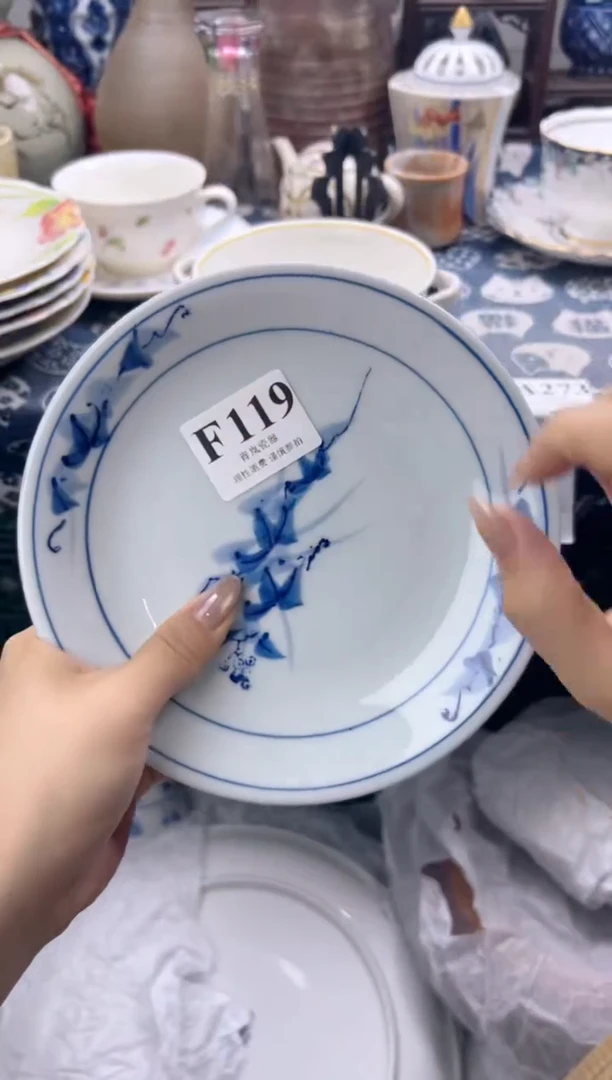 瓷片燕*    F119