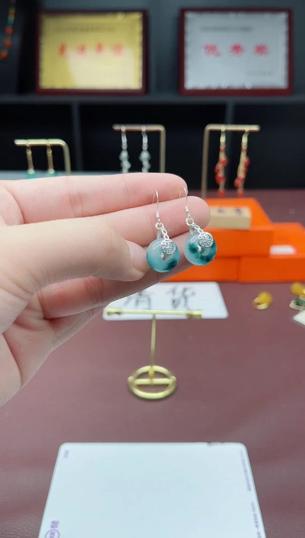 未镶嵌石英质玉（天山翠）耳饰721