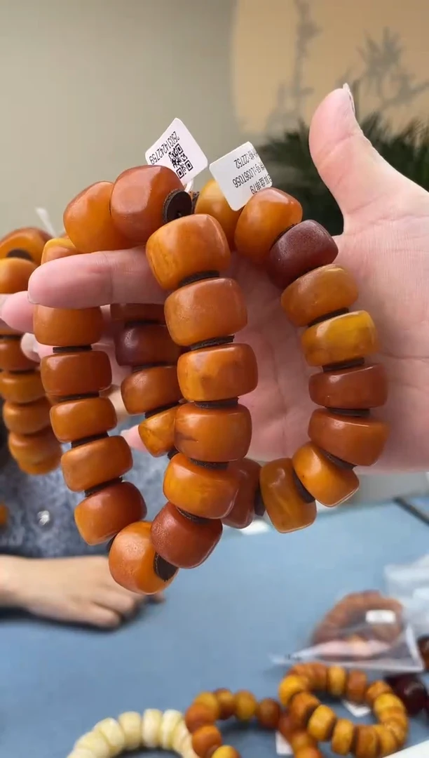 未镶嵌蜜蜡珠宝奇石假一罚十，微瑕多样性发一件07983