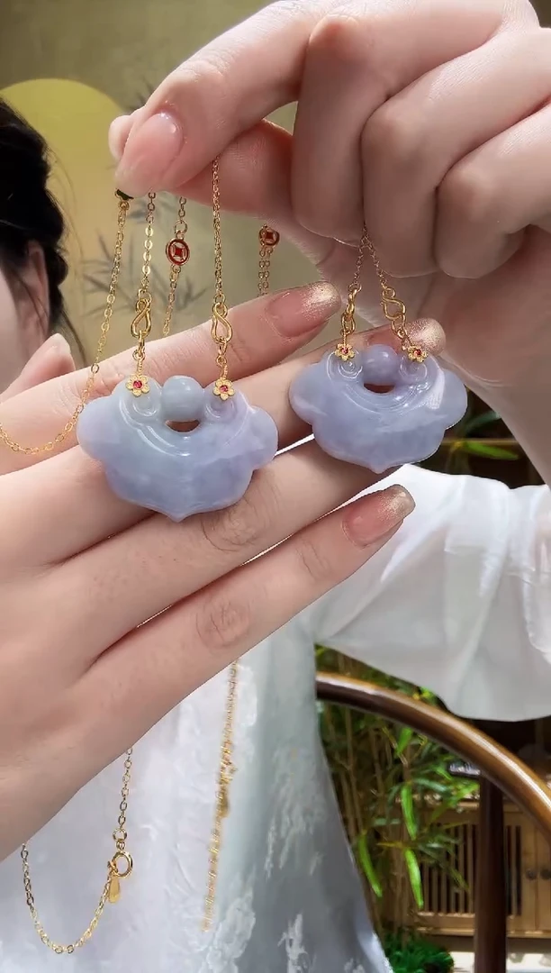 颈饰未镶嵌翡翠多样发其一个
