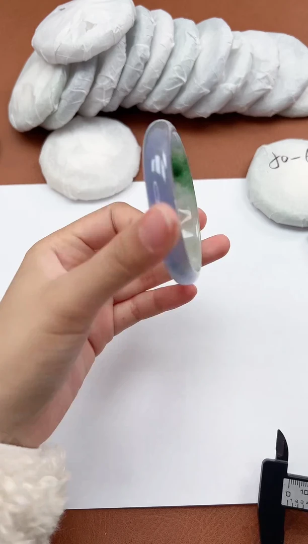 高端手镯，一物一拍U04