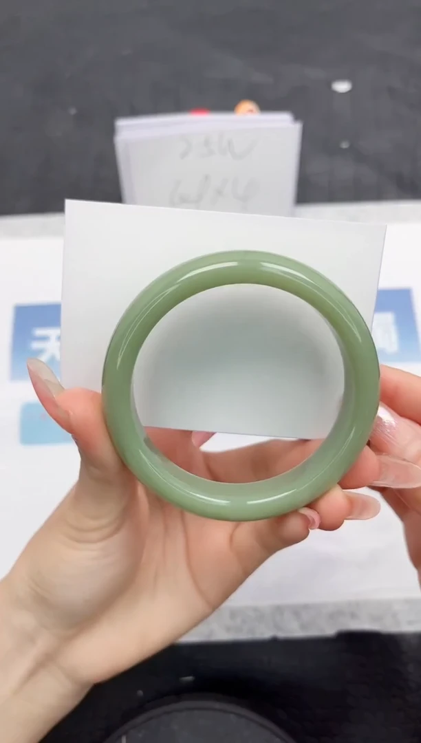 【闪购商品】石英质玉手镯未镶嵌L247-60.2