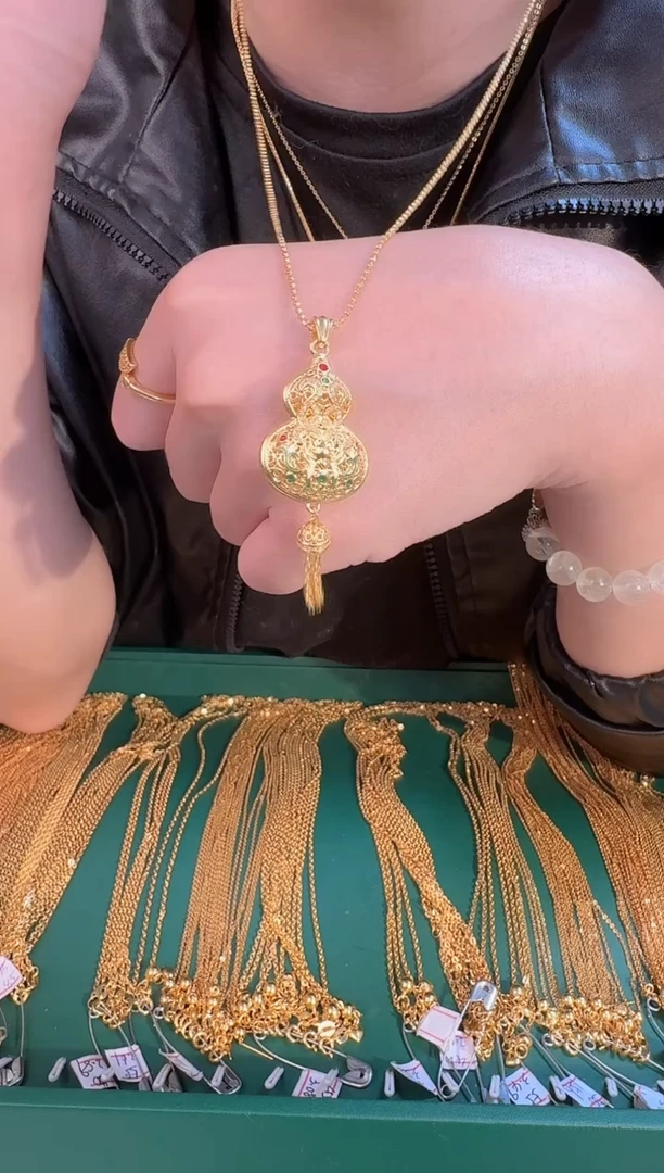 流苏葫芦吊坠3.70 （附带礼盒包装）