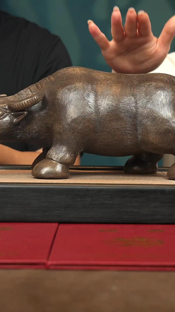 茶壶紫砂【牛气冲天】