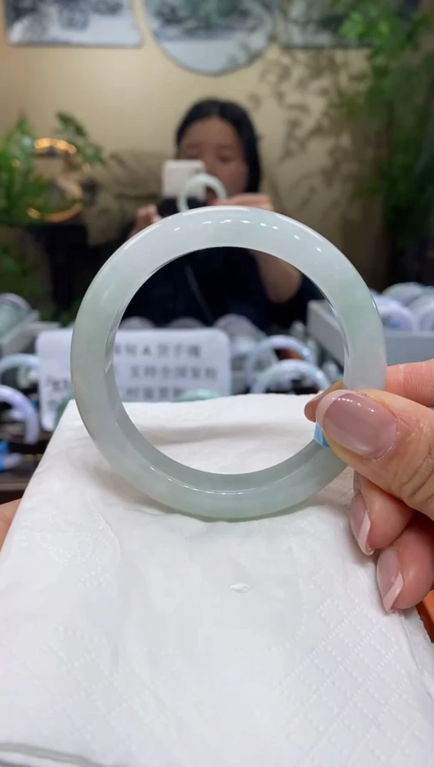 【闪购商品】翡翠手镯未镶嵌翡翠