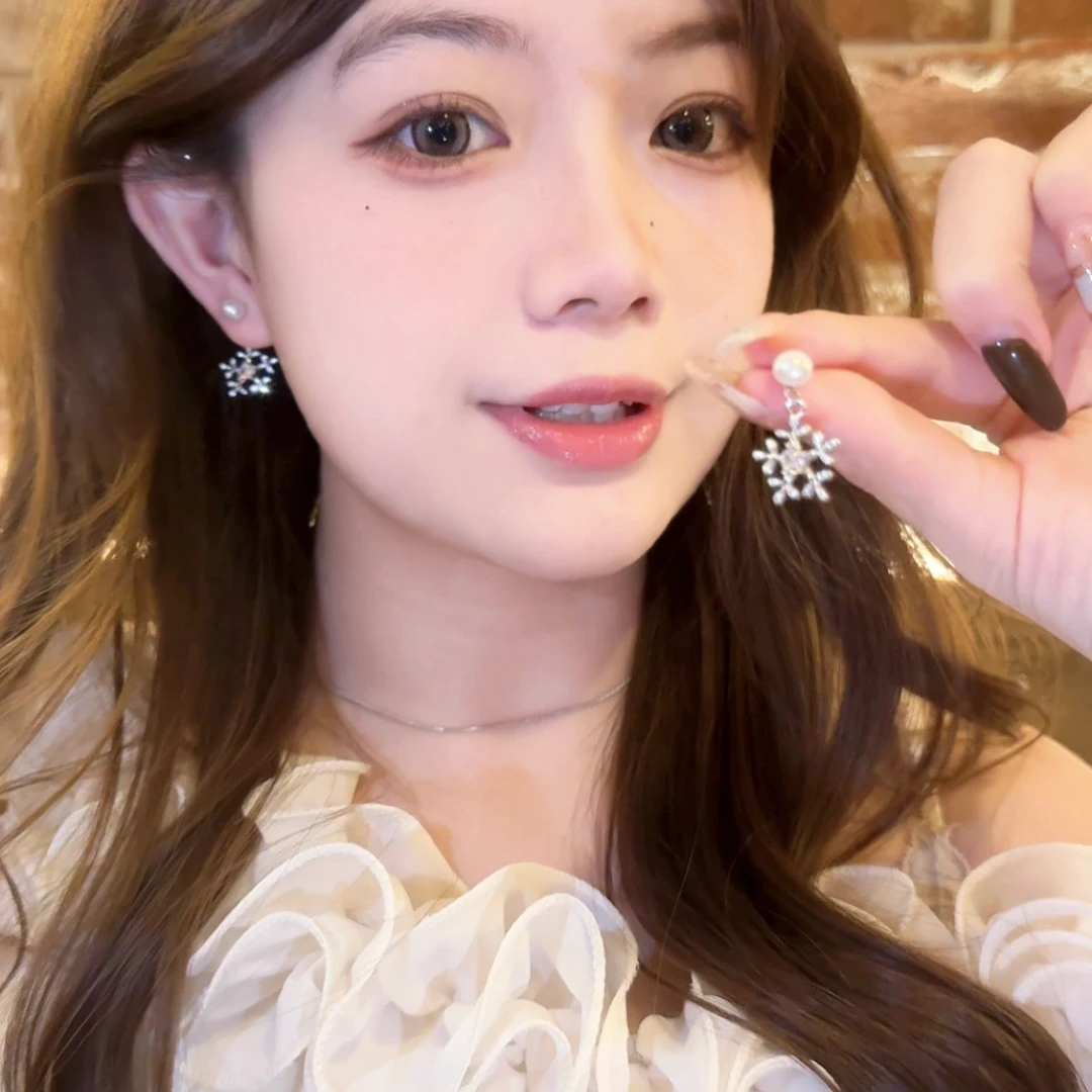 铜合金锆石耳饰 2025年雪花吊坠设计感精致珍珠耳环气质耳饰ins