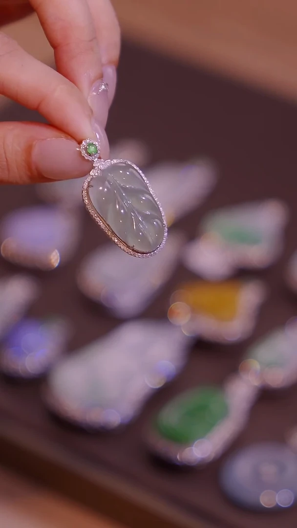 吊坠(不含链)18K金镶嵌翡翠b12