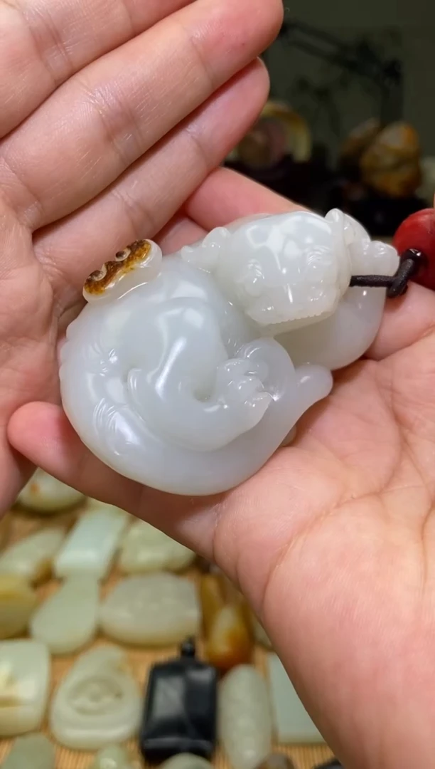 未镶嵌和田玉把件新疆和田玉貔貅手把件