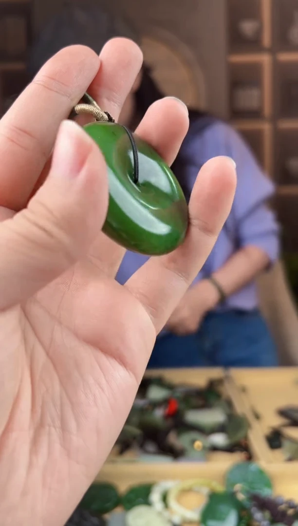 颈饰未镶嵌和田玉拍一发一，多样性发货