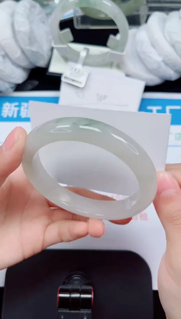 未镶嵌手镯石英质玉115-62/63