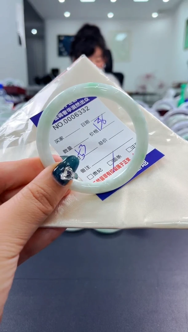 翡翠手镯未镶嵌天然缅甸A货翡翠