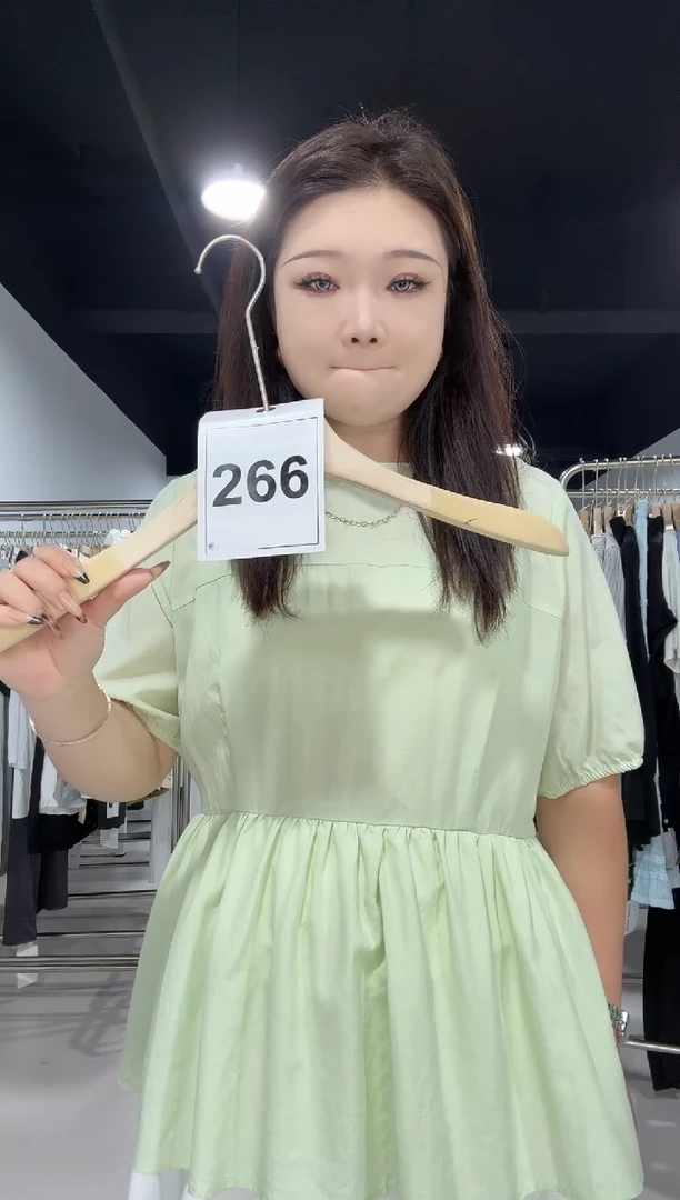 266-绿色小衫小码···