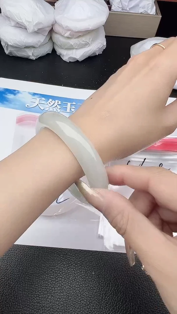 未镶嵌手镯石英质玉圈口 56