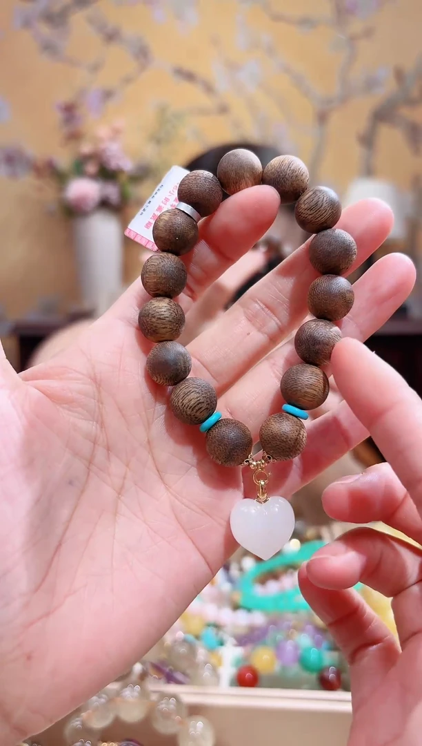 18K金镶嵌手链和田玉设计款手串