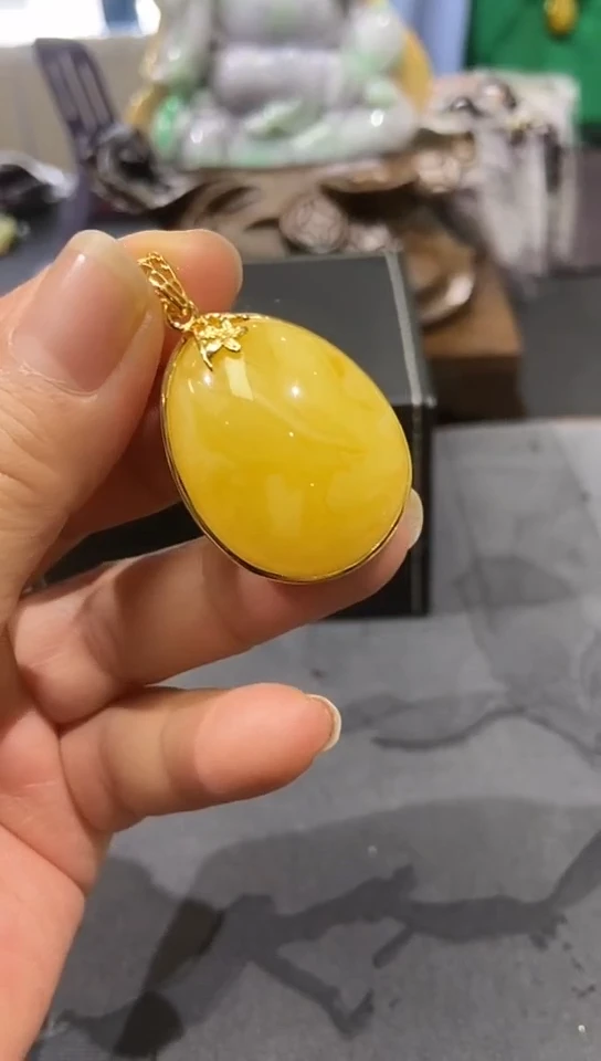 未镶嵌颈饰琥珀咖*糖吊坠