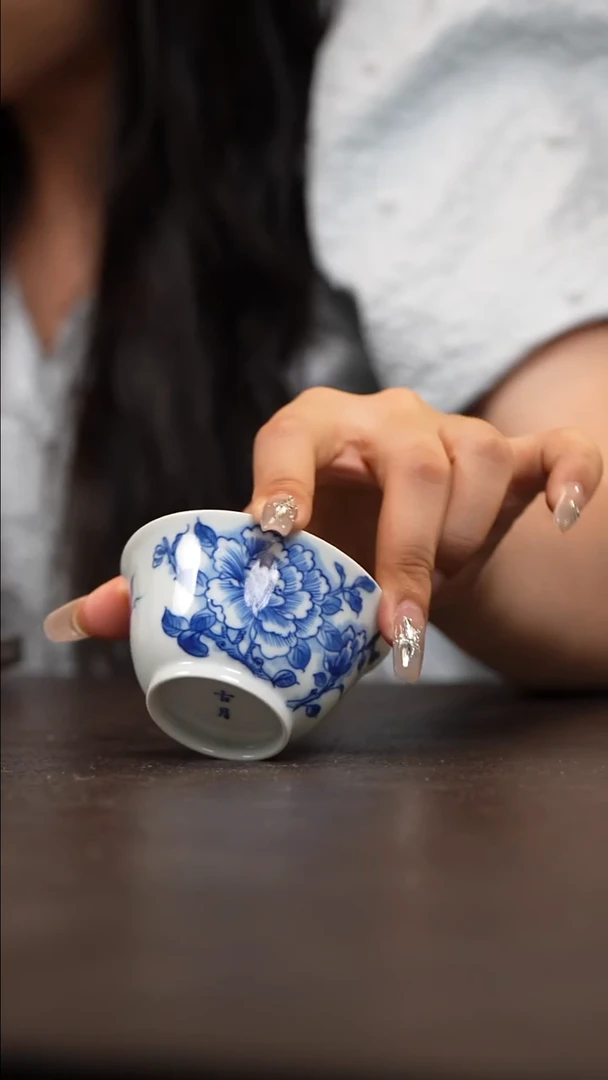 景德镇古月撇口杯
