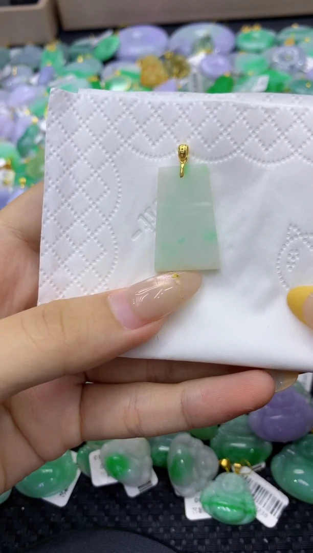 颈饰未镶嵌翡翠天然缅甸翡翠A货