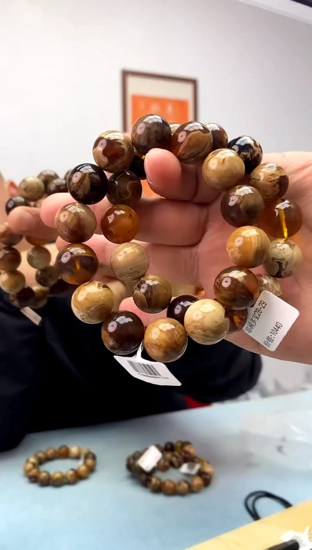 琥珀未镶嵌珠宝奇石假一罚十，溶洞多宝多样性发一件028