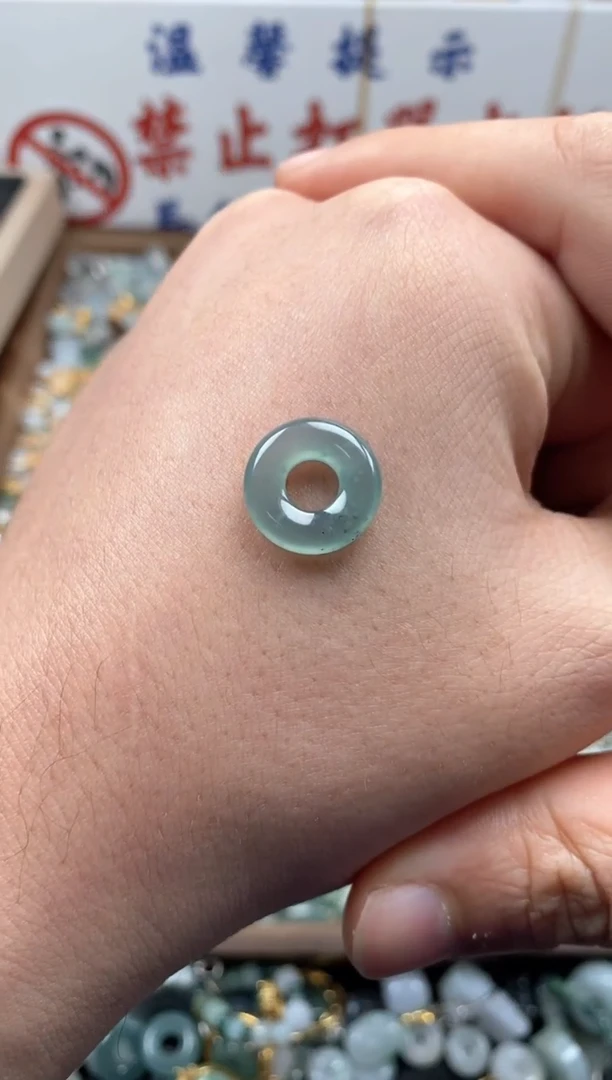 【闪购商品】翡翠颈饰未镶嵌哥哥