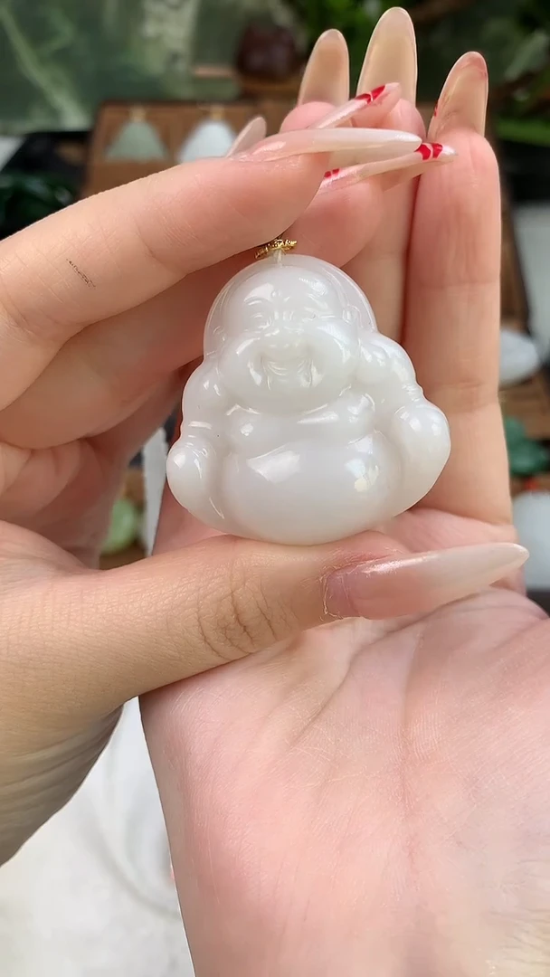 颈饰未镶嵌和田玉吊坠