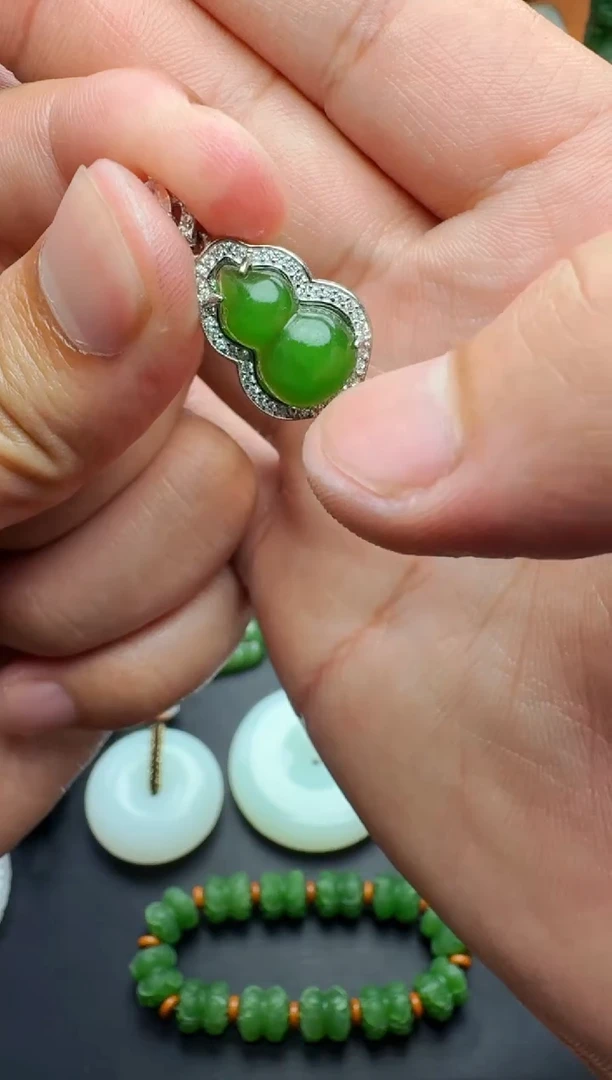 和田玉银S925镶嵌颈饰葫芦01