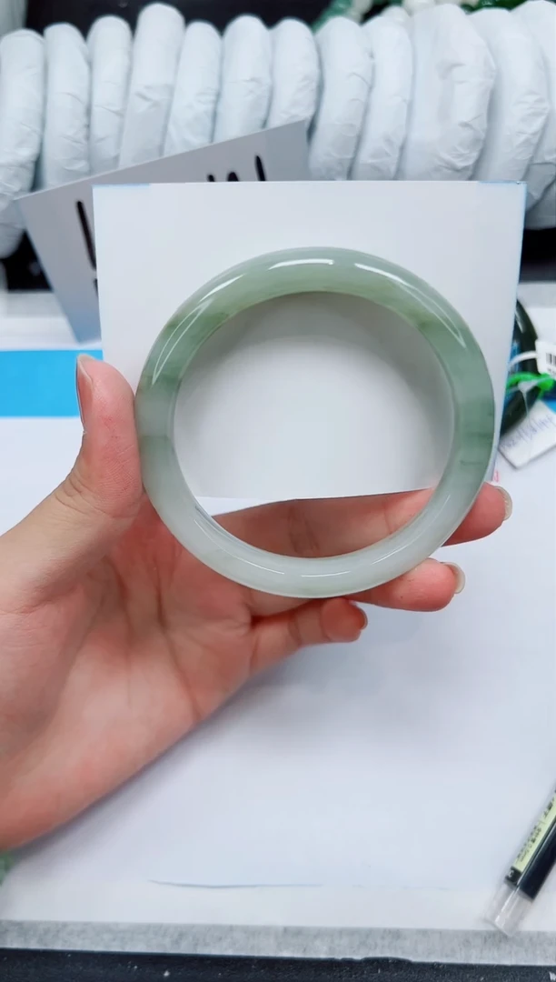 未镶嵌手镯石英质玉A186-64.7