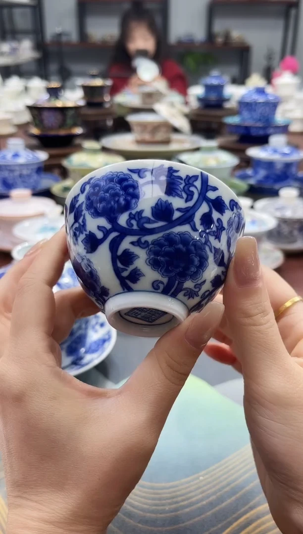 【闪购商品】320釉下彩青花缠枝莲杯子一个