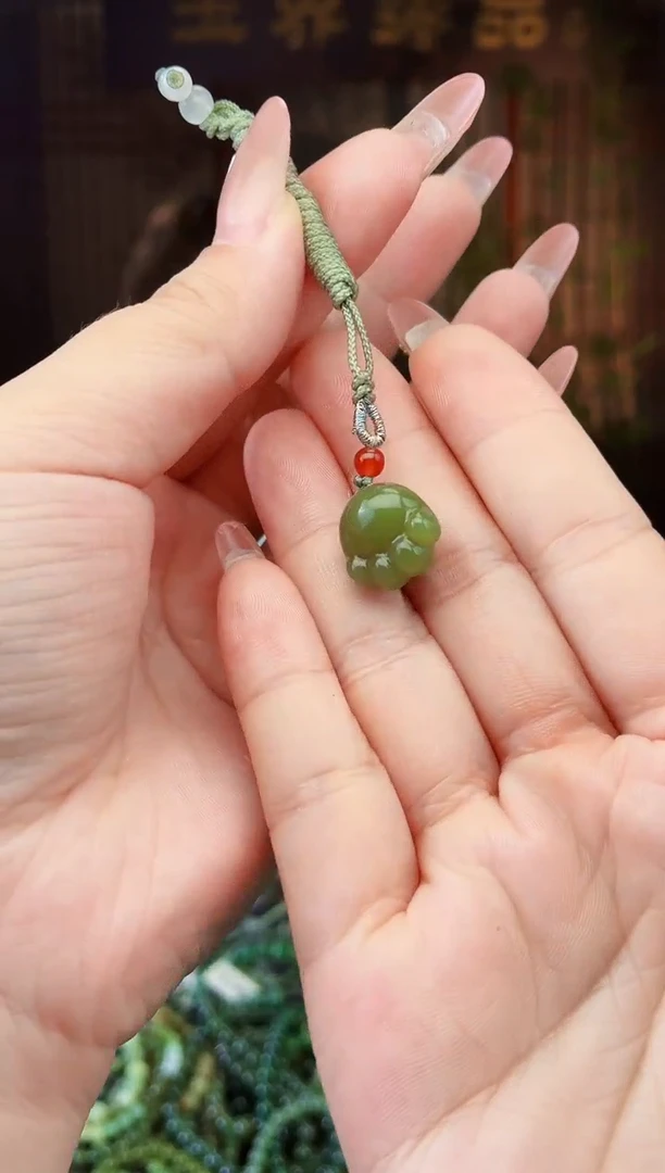 和田玉未镶嵌颈饰拍一发一