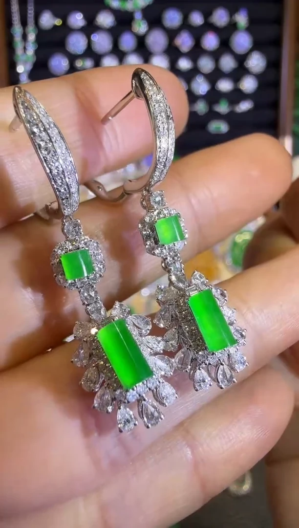 【闪购商品】翡翠耳饰18K金镶嵌龙石起光无事牌耳坠