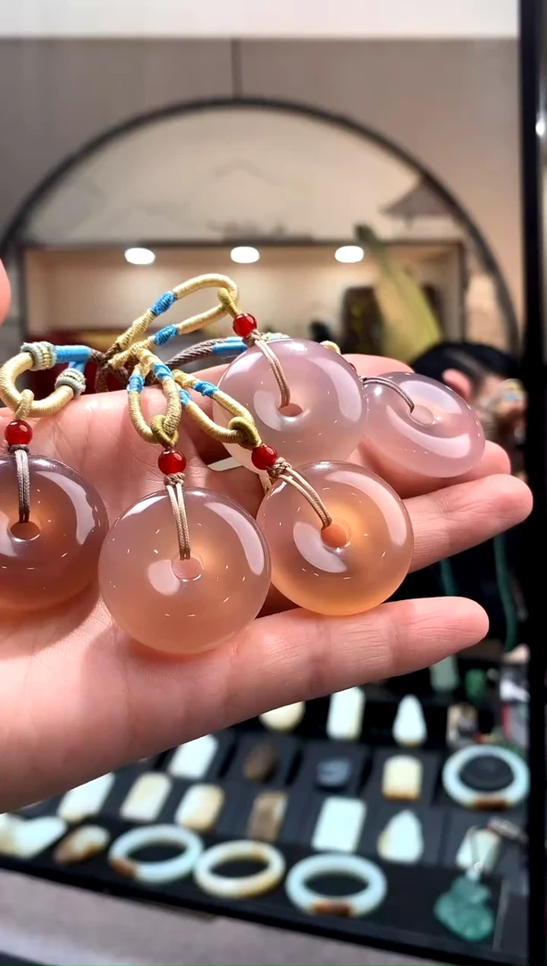 玛瑙/玉髓颈饰未镶嵌挂件多样性发货一件