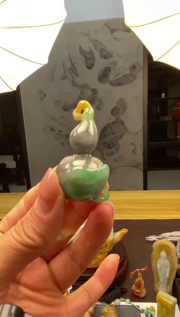 翡翠未镶嵌颈饰翡翠黄加绿葫芦