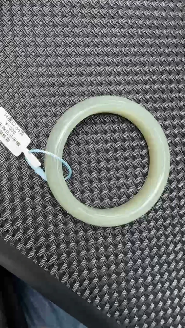 未镶嵌手镯和田玉快*水青白玉手镯卡56